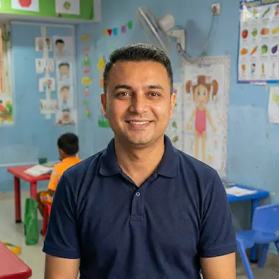 Hassan from Jordan teaching English during his myTEFL Cambodia internship at a local primary school